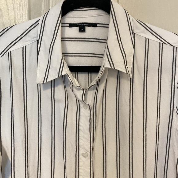 EUC Tahari long sleeve vertical striped button up blouse/shirt. Size large. - Picture 2 of 7